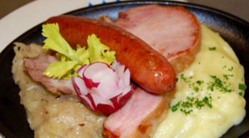 BAVARIAN SPECIALTIES PLATE image BAVARIAN SPECIALTIES PLATE image