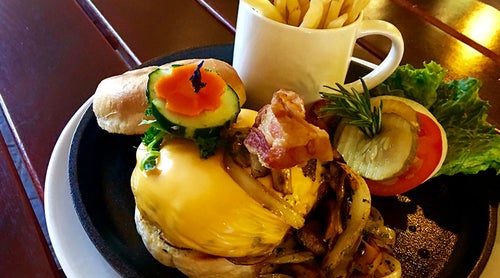 BAVARIAN-STYLE HAMBURGER image BAVARIAN-STYLE HAMBURGER image